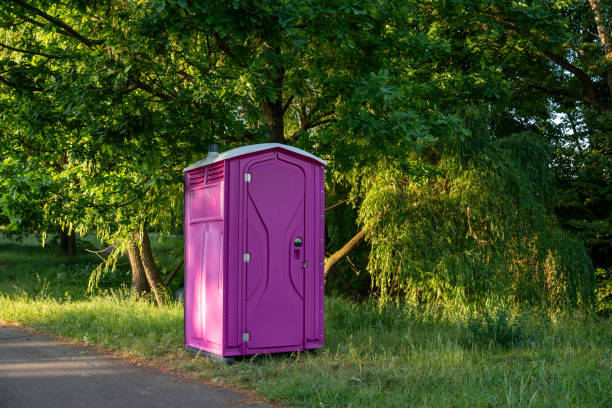 Porta potty delivery and setup in Zephyrhills North, FL